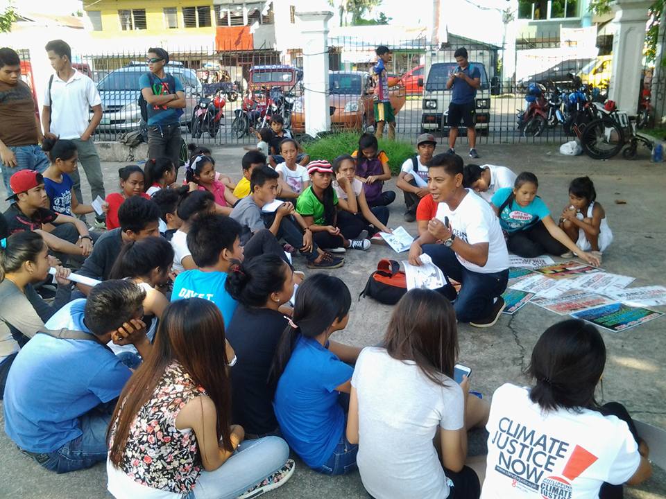 Tacloban City: As the rebuilding commences in Tacloban so are its conviction to demand climate justice as the Philippine Movement for Climate Justice, Freedom From Debt Coalition and Sanlakas hold a public teach-in on climate change.