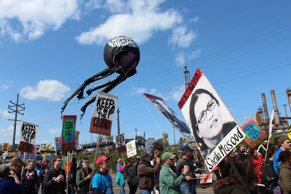 Click image for a stirring photographic and narrative account of the May 15 Break Free Midwest Action!