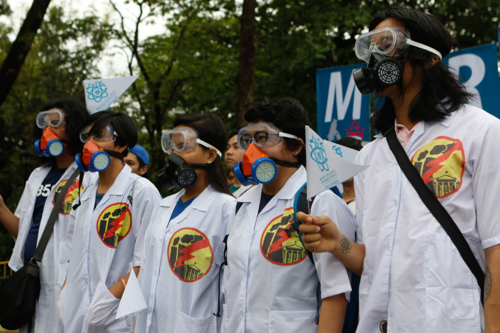 Filipino activists including from 350.org join the global March for Science this Earth Day, April 22 in Quezon City, Metro Manila to challenge the Duterte and Trump administrations in particular to commit to climate action.