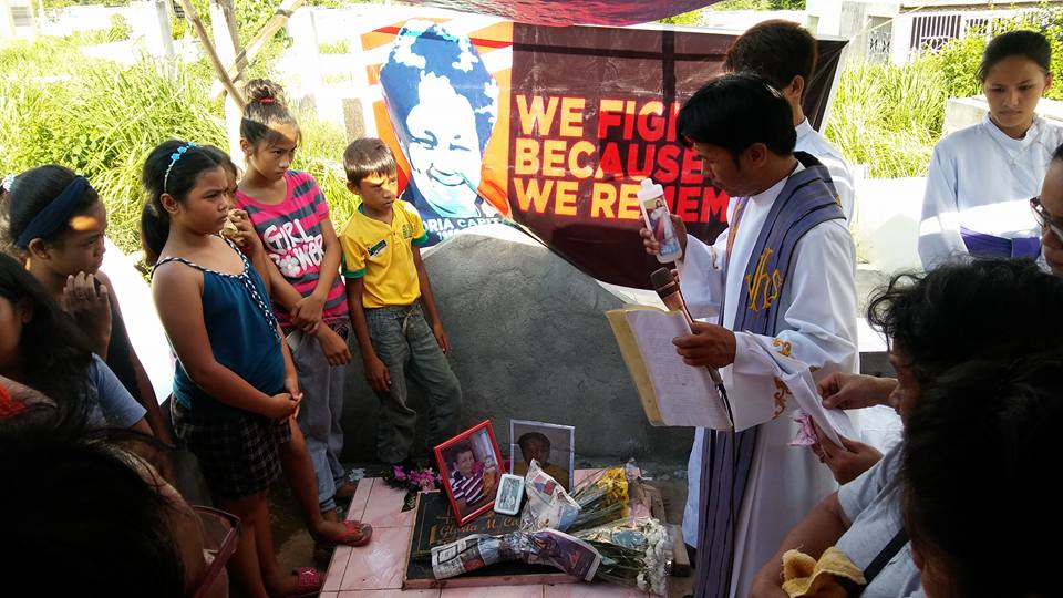 Coal-Free Bataan Movement celebrated a Mass to commemorate Gloria's life and struggle. Photo: Derek Cabe