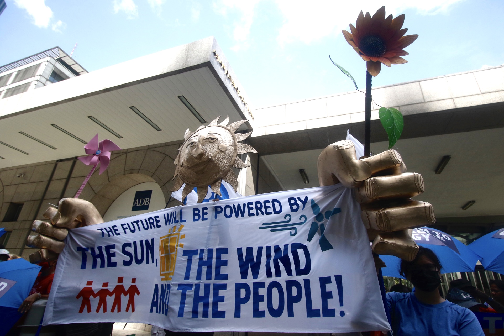 adb-it-s-time-to-bank-on-a-fossil-free-future-350-pilipinas